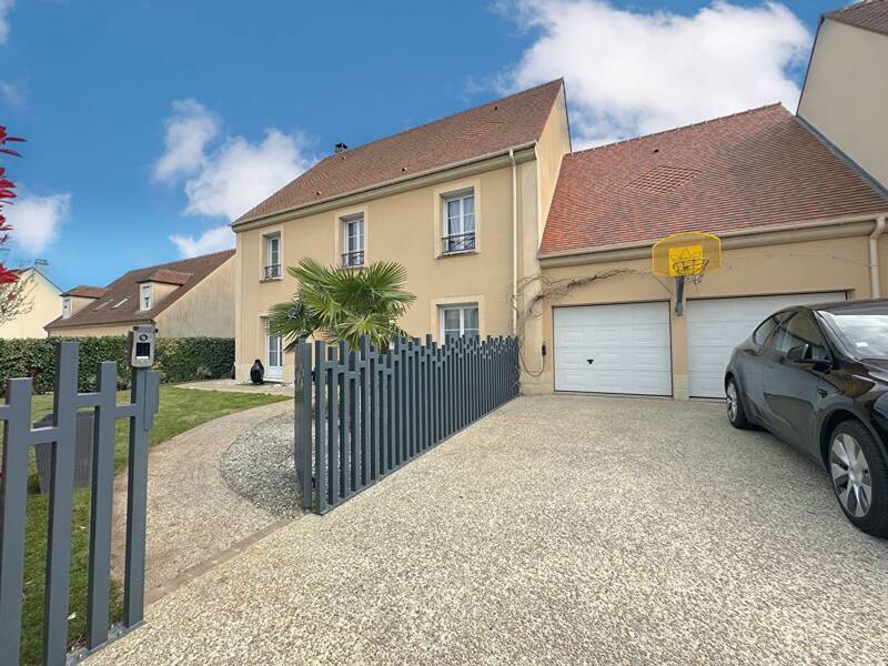 Maison à vendre, 242m², LA CHAPELLE EN SERVAL