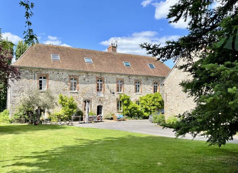 Maison à vendre 682 500 € 9 pièces 5<br/>chambres 416 m²<br/>superficie 5 441 m²<br/>terrain Maison Rouge 77370