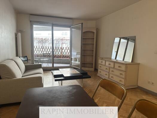 Appartement à louer 900 € 2 pièces 1 chambre 49,2 m² RDC Lyon 7ème arrondissement 69007
