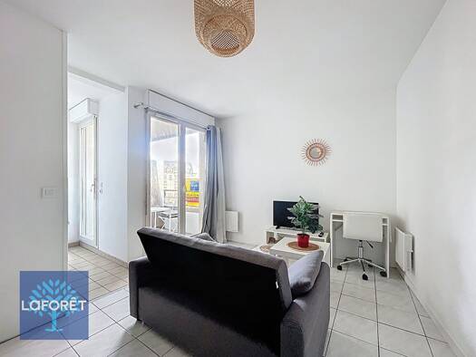 Appartement à vendre 129 450 € 1 pièce 25 m² Étage 3/6 Le Point du Jour-Centre Gare Cergy 95800