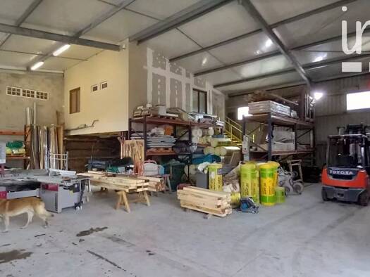 Entrepôt à vendre 359 000 € 662 m² d'espace de stockage Le Controis-en-Sologne 41700