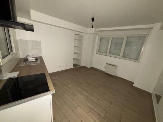 Appartement à louer 725 € 1 pièce 26,7 m² RDC Fontenay-en-Parisis 95190