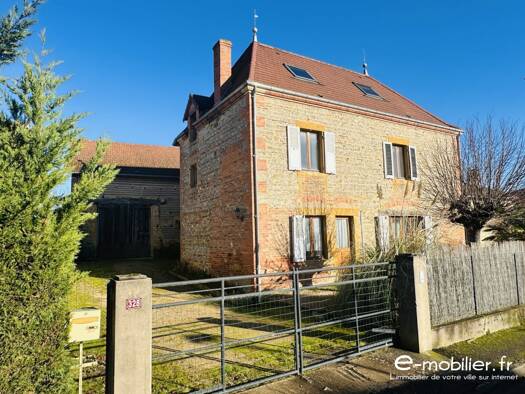 Maison à vendre 159 000 € 5 pièces 3 chambres 109 m² 1 000 m² de terrain Marcigny 71110