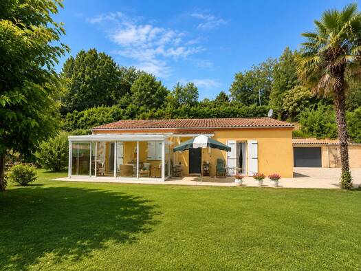 Maison de plain-pied à vendre 249 900 € 4 pièces 3 chambres 95 m² 1 910 m² de terrain Zone Rurale Nord Villeneuve-sur-Lot 47300