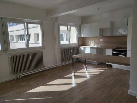 Appartement à vendre 58 000 € 2 pièces 1 chambre 45 m² Étage 1/7 Champ du Pin Épinal 88000