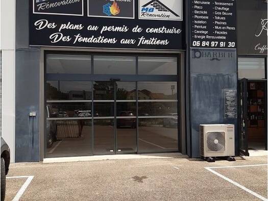 Local commercial à louer 1 200 € 157 m² de surface de vente Est St Christol les Ales 30380