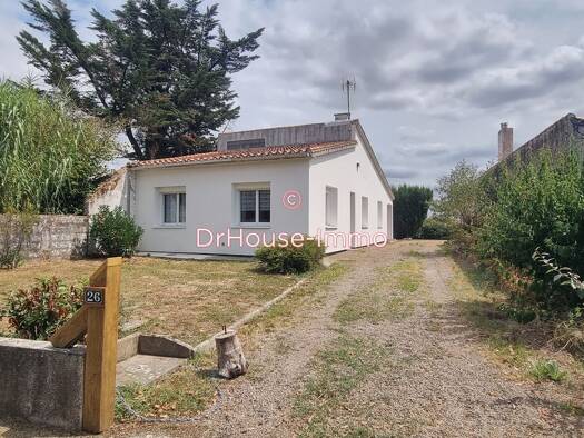 Maison de plain-pied à vendre 167 500 € 4 pièces 2 chambres 70 m² 979 m² de terrain Saint-Denis-du-Payré 85580
