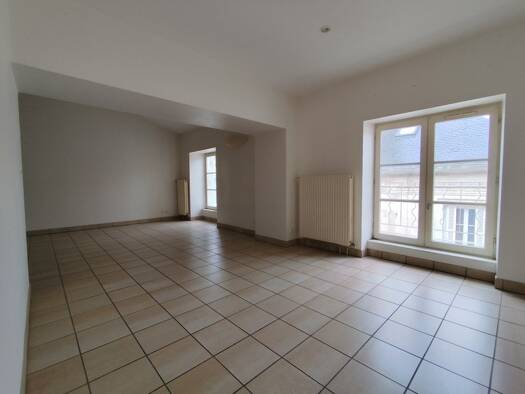 Appartement à vendre 210 000 € 4 pièces 2 chambres 100 m² Étage 3/3 Trois Quartiers-Centre Ville Poitiers 86000