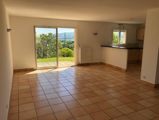 Maison à louer 1 247 € 5 pièces 4 chambres 104 m² 400 m² de terrain Massieux 01600