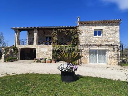 Maison à vendre 649 000 € 10 pièces 4 chambres 200 m² Orgnac-l'Aven 07150