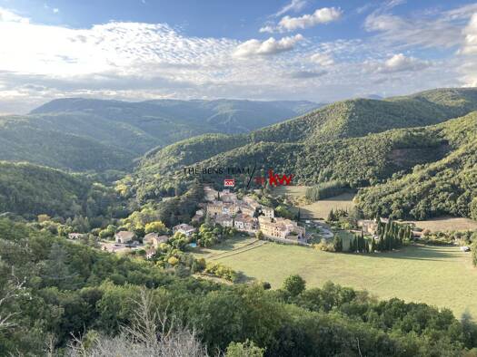 Maison à vendre 351 000 € 10 pièces 5 chambres 260,76 m² 30 000 m² de terrain Lanet 11330