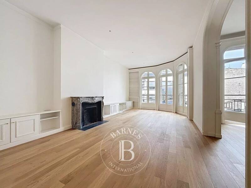 Maison à louer, 179m², PARIS 16E