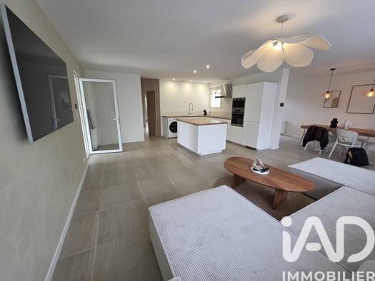Maison à vendre 339 000 € 6 pièces 4 chambres 130 m² 697 m² de terrain Saint-Laurent-Médoc 33112