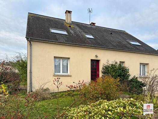 Maison à vendre 187 182 € 6 pièces 4 chambres 137 m² 506 m² de terrain Rocade-Chartrie Sablé-sur-Sarthe 72300
