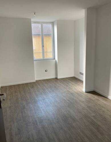 Appartement à louer 855 € 3 pièces 2 chambres 42 m² Saint-Genis-Laval 69230