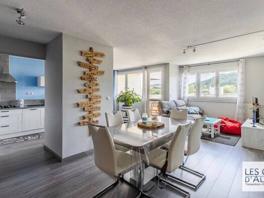 Appartement à vendre 180 000 € 4 pièces 3 chambres 90,7 m² 6ème étage Champfleuri Bourgoin-Jallieu 38300