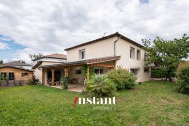 Maison à louer 2 100 € 7 pièces 6 chambres 206 m² Meyzieu 69330