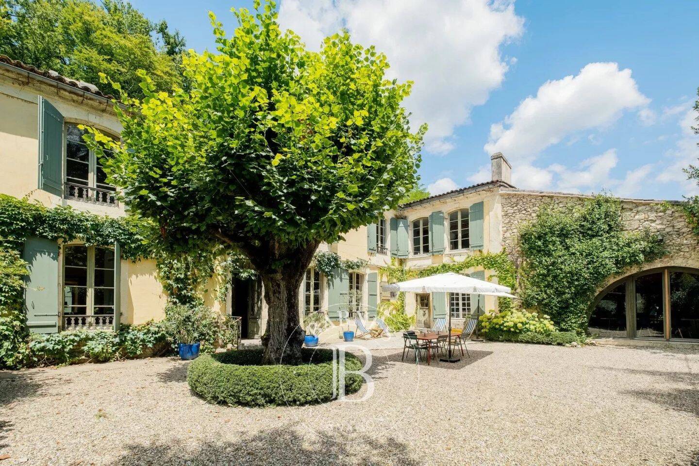 Maison à vendre, 458m², LANGOIRAN