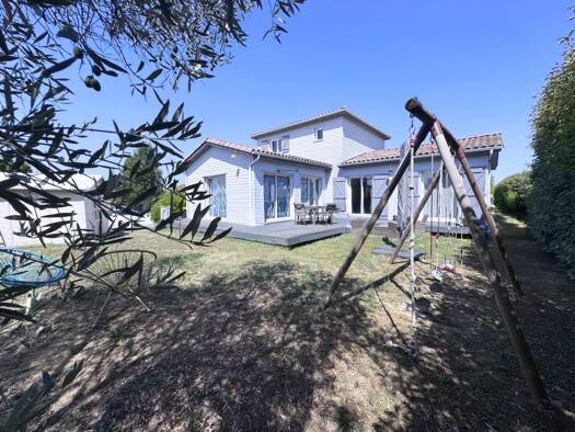 Maison de plain-pied à vendre 272 000 € 5 pièces 4 chambres 132 m² 520 m² de terrain Verdun-sur-Garonne 82600