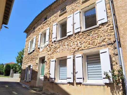 Maison à vendre 149 500 € 8 pièces 5 chambres 160 m² Alboussière 07440