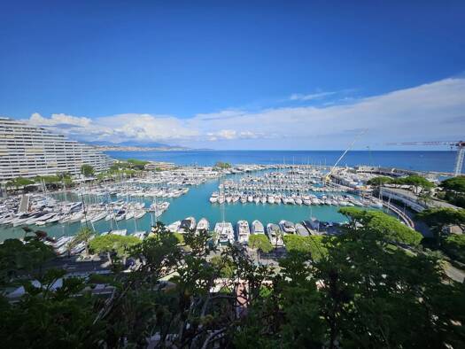 Appartement à vendre 1 895 000 € 8 pièces 4 chambres 172,95 m² Étage 8/17 Marina Villeneuve-Loubet 06270