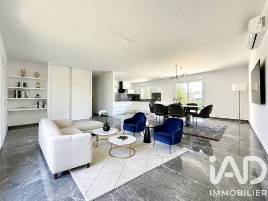 Maison de plain-pied à vendre 228 000 € 5 pièces 3 chambres 117 m² 500 m² de terrain Citadelle Vitry-le-François 51300