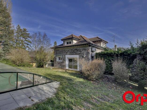 Villa à vendre 460 000 € 8 pièces 7 chambres 285,6 m² 3 140 m² de terrain Les Éparres 38300