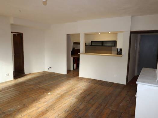 Appartement à vendre 150 000 € 3 pièces 2 chambres 94 m² Étage 2/3 Beauvezer 04370