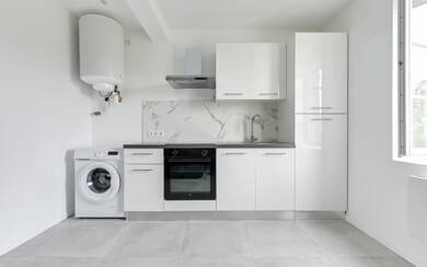 Appartement à louer 1 200 € 3 pièces 2 chambres 46 m² 2ème étage Centre Pierre-Bénite 69310