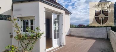 Maison à vendre 220 500 € 6 pièces 4 chambres 164 m² 7 540 m² de terrain Vendome 41100