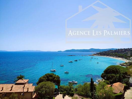 Appartement à vendre 360 000 € 2 pièces 1 chambre 35,52 m² Étage 2/2 Les Calanques Le Lavandou 83980