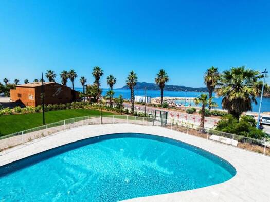 Appartement à vendre 157 948 € 2 pièces 1 chambre 32,4 m² RDC Saint-Mandrier-sur-Mer 83430