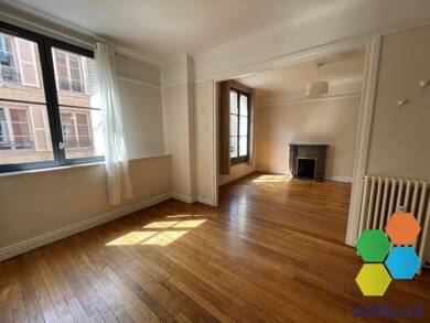 Appartement à louer 932 € 3 pièces 2 chambres 70,5 m² 1er étage Orléans 45000