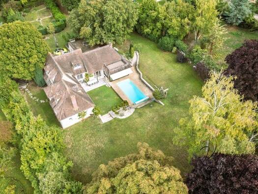 Demeure à vendre 624 000 € 9 pièces 4 chambres 245 m² 4 442 m² de terrain Goussonville 78930
