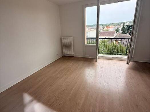 Appartement à louer 1 120 € 3 pièces 2 chambres 64,3 m² 4ème étage Ferrer-Émile Zola Livry-Gargan 93190