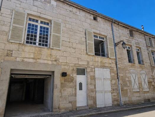 Appartement à vendre 93 000 € 3 pièces 2 chambres 101 m² Étage 1/2 Nord Est Châtillon-sur-Seine 21400