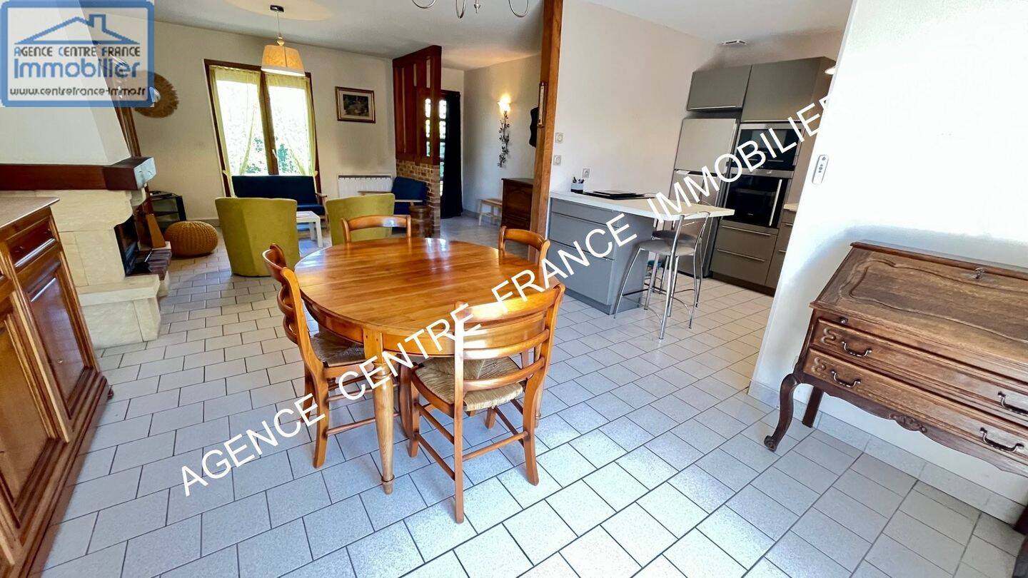 Maison à vendre, 88m², LA CHAPELLE SAINT URSIN
