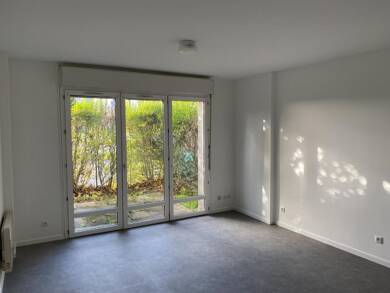 Appartement à louer 575 € 1 pièce 27 m² RDC disponible à partir du 27/06/2025 Lardy 91510