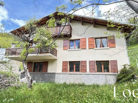 Maison à vendre 899 000 € 10 pièces 9 chambres 240 m² 914 m² de terrain Saint-Chaffrey 05330