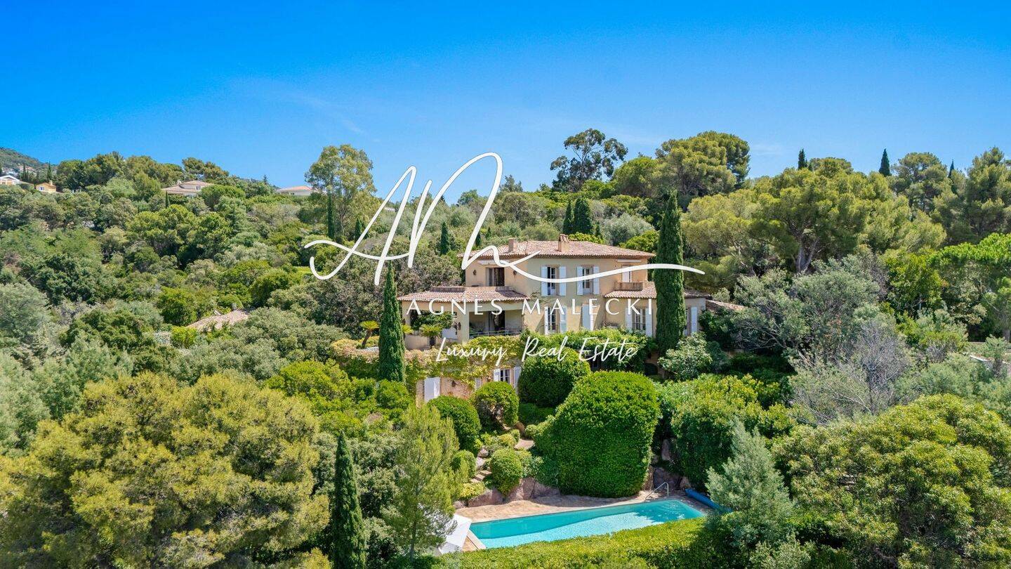 Maison à vendre, 460m², RAYOL CANADEL SUR MER