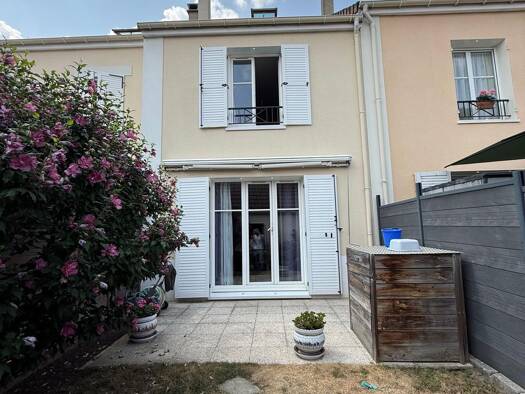 Maison à vendre 315 000 € 3 pièces 2 chambres 71 m² 94 m² de terrain Le Plessis-Bouchard 95130