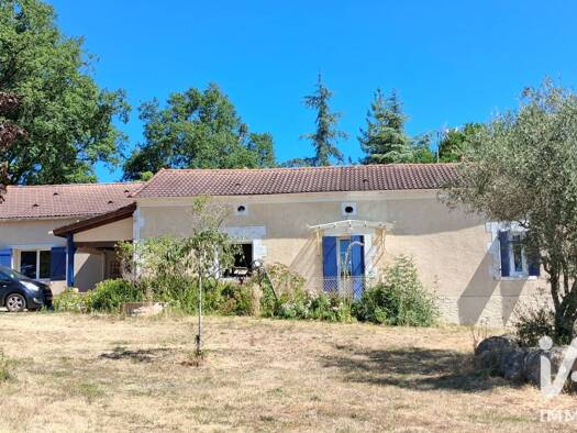 Maison à vendre 221 000 € 6 pièces 3 chambres 150 m² 7 675 m² de terrain Saint-Julien-Innocence-Eulalie 24500