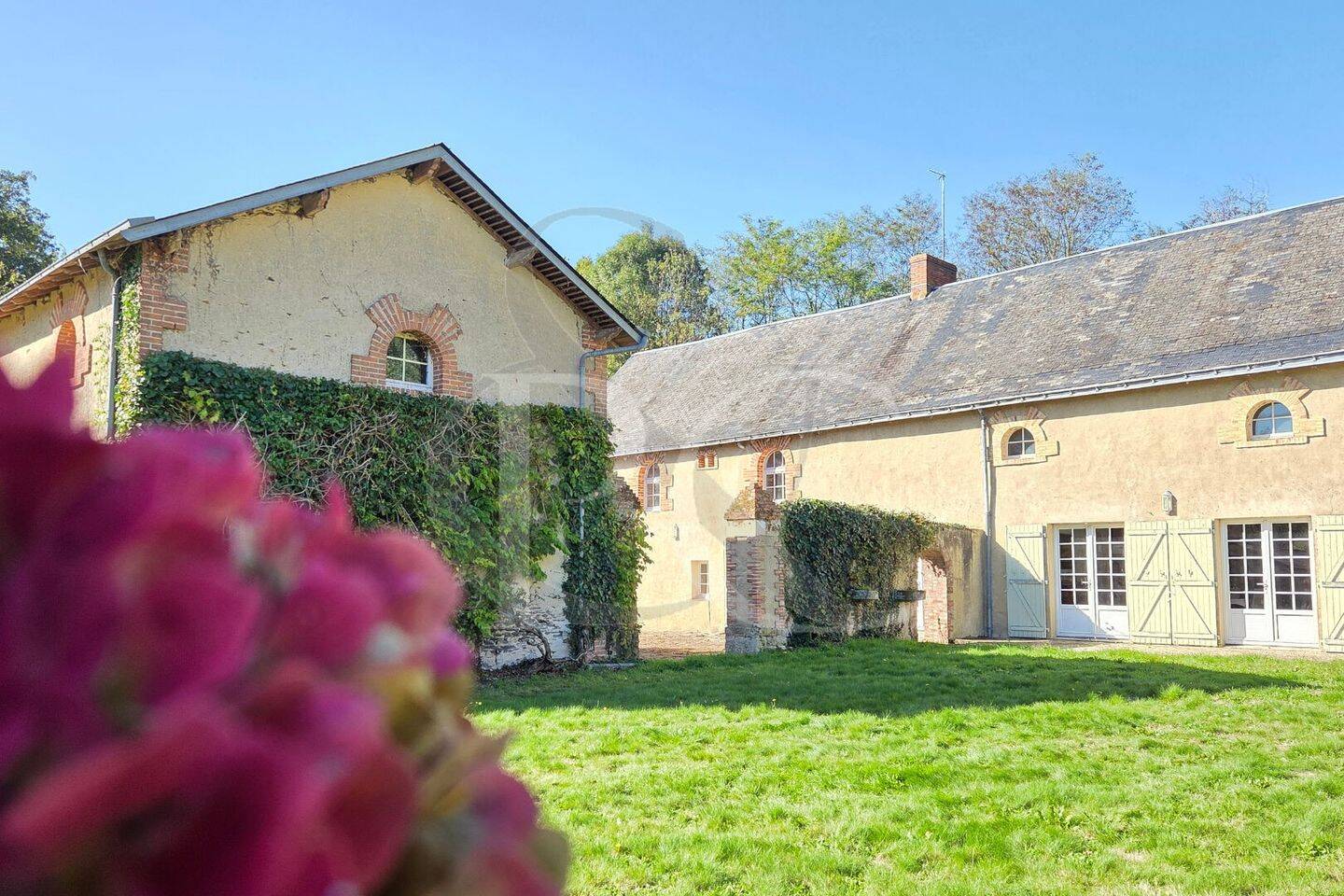 Maison à vendre, 297m², TALMONT SAINT HILAIRE