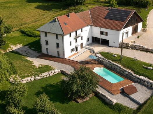 Villa à vendre 700 000 € 6 pièces 4 chambres 240 m² 5 387 m² de terrain Plateau d'Hauteville 01110