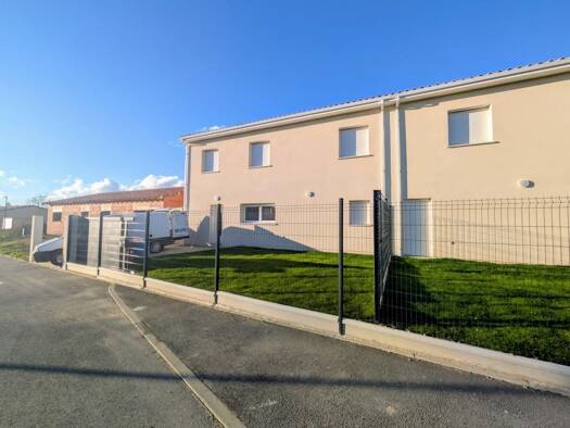 Maison à louer 1 300 € 5 pièces 4 chambres 132 m² 300 m² de terrain Dieupentale 82170