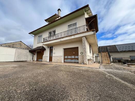 Maison à vendre 190 000 € 5 pièces 3 chambres 139 m² 232 m² de terrain Plateau d Hauteville 01110