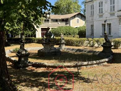 Château à vendre 1 420 000 € 32 pièces 12 chambres 1 500 m² 29 000 m² de terrain Centre Pierrelatte 26700