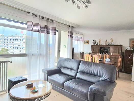 Appartement à vendre 45 000 € 3 pièces 2 chambres 64,18 m² Étage 6/8 Chazeau Firminy 42700