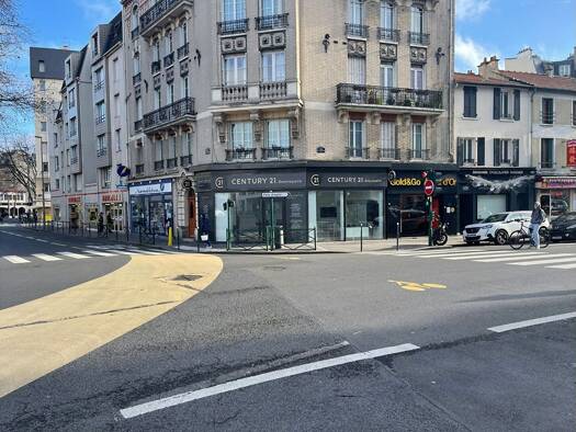 Boutique avec bail commercial 2 083 € 61 m² de surface de vente Agent Sarre-Centre-Les Vallées-La Garenne Colombes 92700
