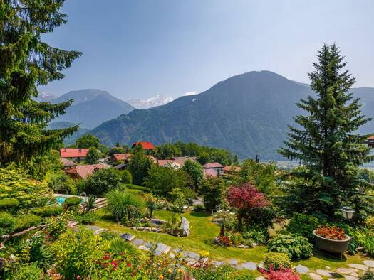 Chalet à vendre 2 080 000 € 12 pièces 7 chambres 350 m² 1 918 m² de terrain Ouest et Nord Passy 74190